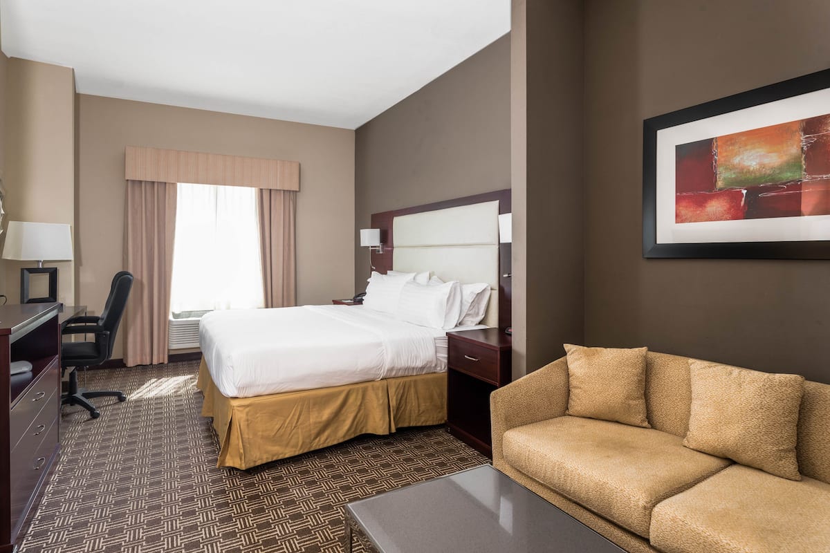 In-room safe, desk, iron/ironing board, cots/infant beds