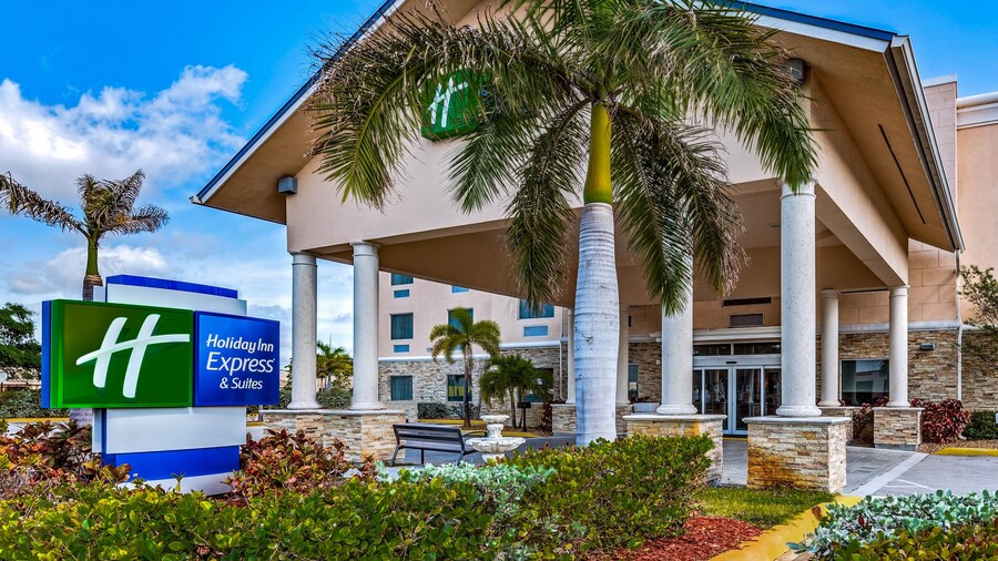 Holiday Inn Express & Suites Lantana by IHG