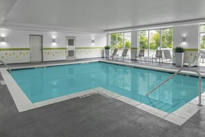 Indoor pool - Fairfield Inn & Suites Calhoun (Calhoun)
