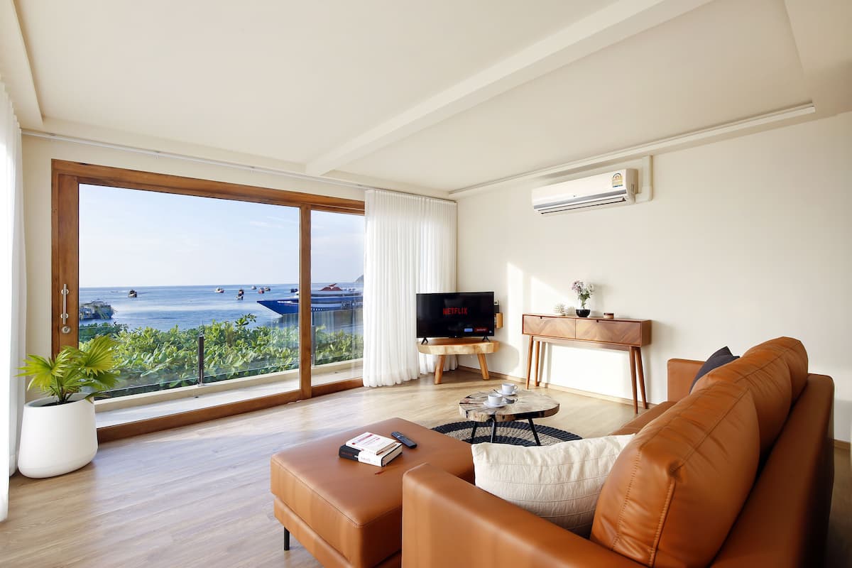 Junior Suite, 1 King Bed, Sea View | 1 bedroom, Egyptian cotton sheets, premium bedding, pillow-top beds