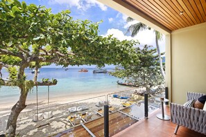 Deluxe Double Room, 1 King Bed, Balcony, Sea View | Terrace/patio