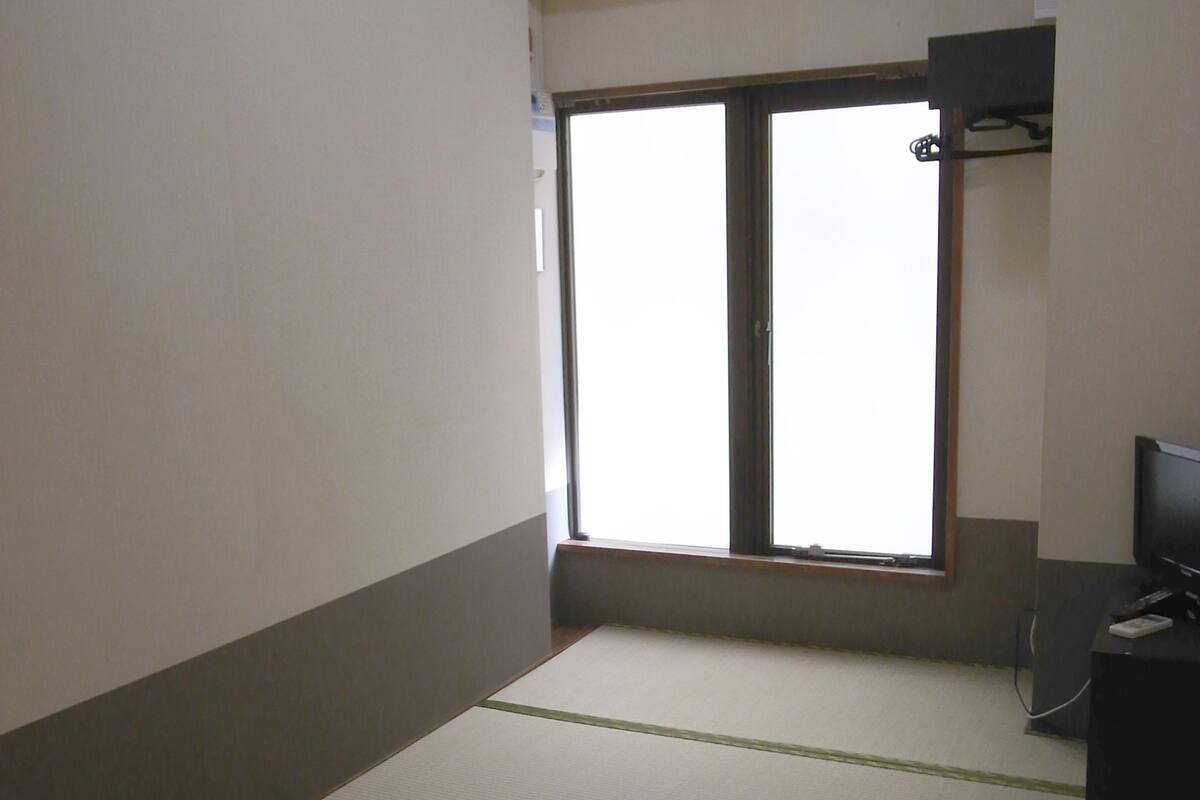 Traditional Single Room, Non Smoking (Japanese Style) | WiFi (free)