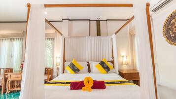 In-room safe, desk, soundproofing, free WiFi