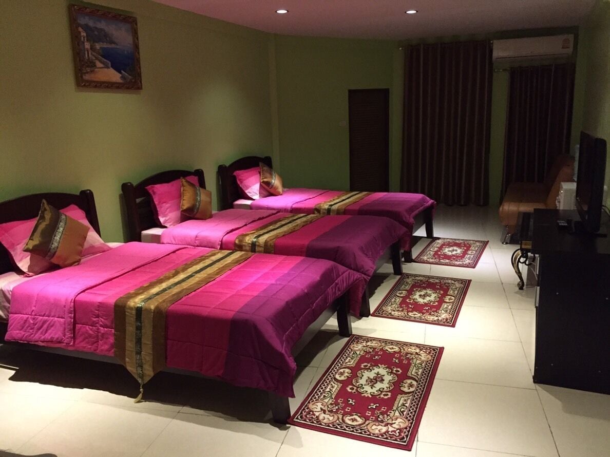 Deluxe Triple Room | Minibar, free WiFi