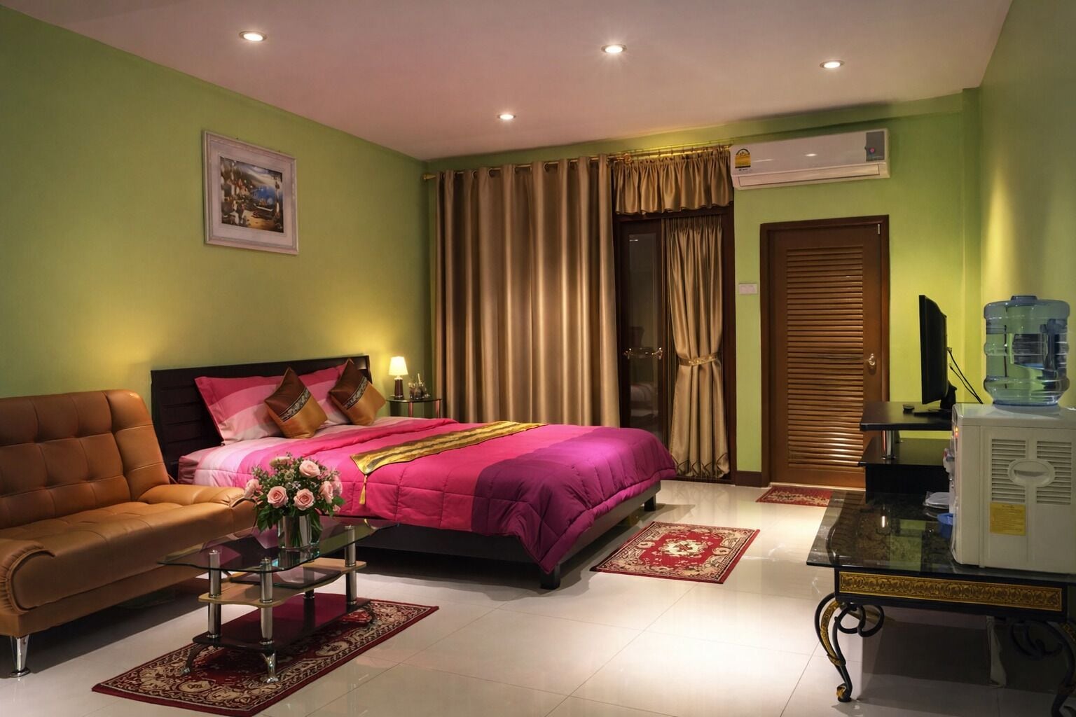 Standard Double Room | Minibar, free WiFi