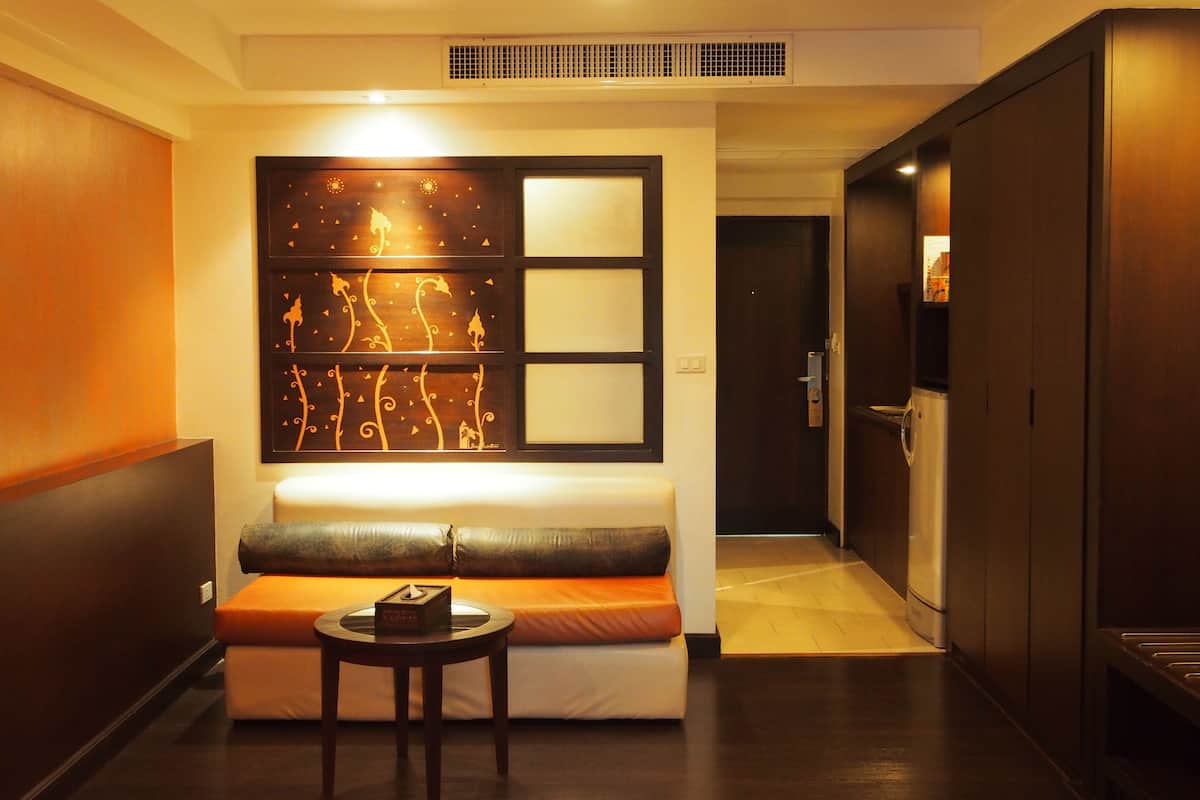 studio, terrace | living area | 32-inch lcd tv with cable channels, tv