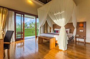 Habitación Deluxe (Pavilion) | Minibar, caja fuerte, escritorio y sistema de insonorización