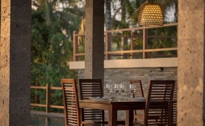 Breakfast, lunch, dinner served; pool views