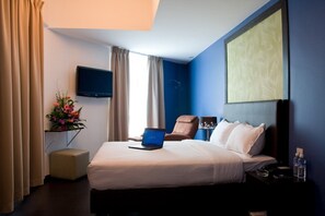 Quarto casal luxo | Ferros/tábuas de passar roupa, Wi-Fi de cortesia