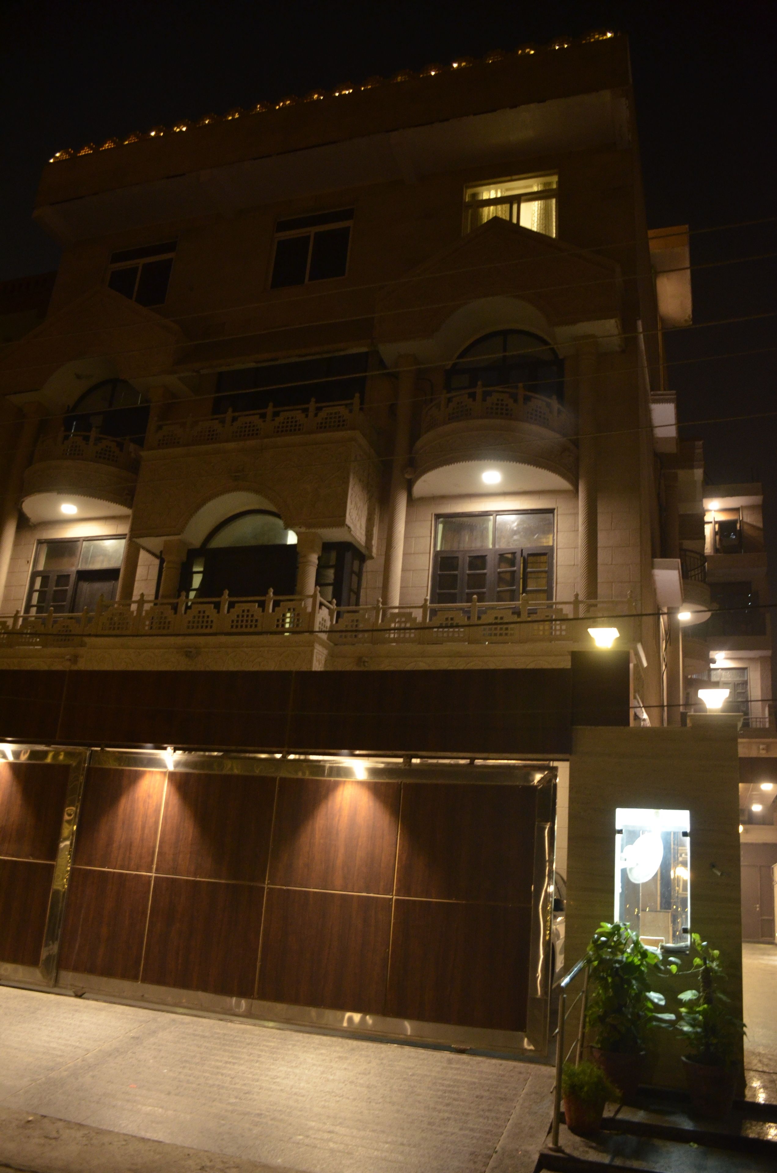 Fachada del alojamiento - Noche