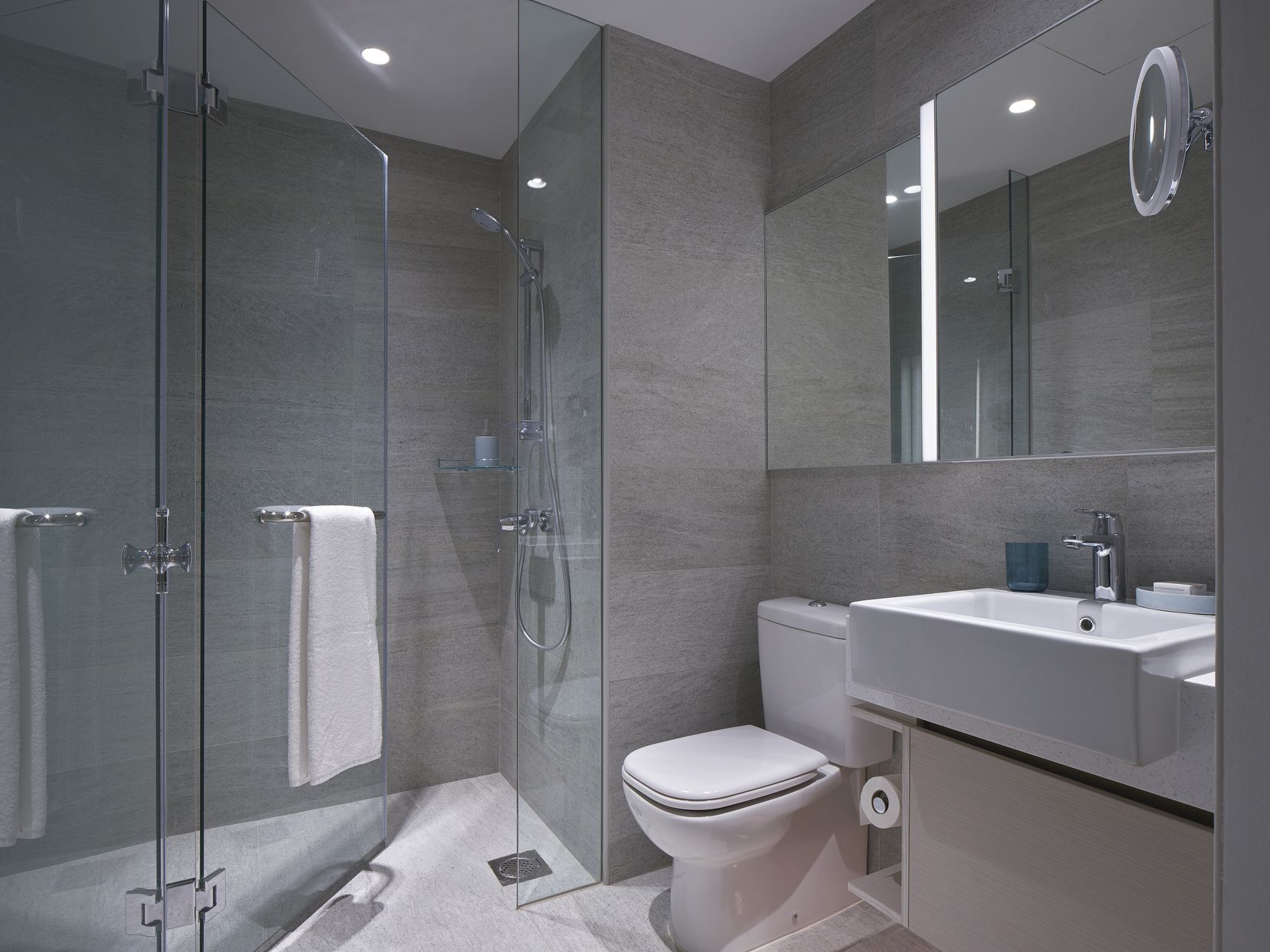 Photo - Lanson Place Winsland, Singapore