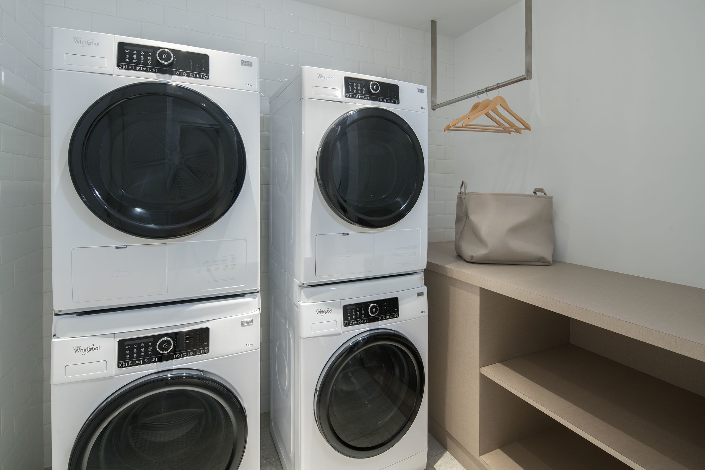 Photo - Lanson Place Winsland, Singapore