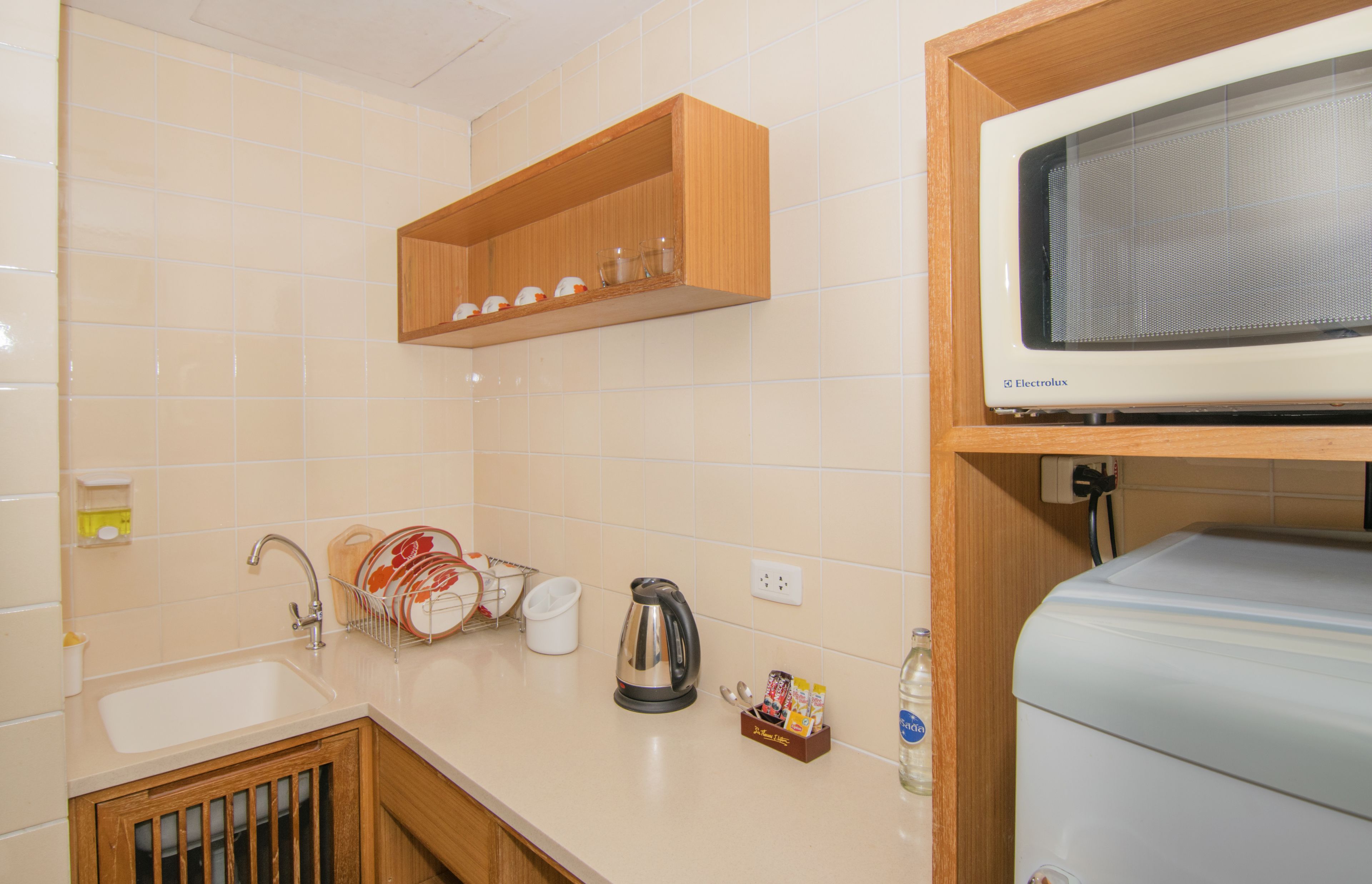 long holiday suite one bedroom | private kitchenette | fridge, coffee/tea maker