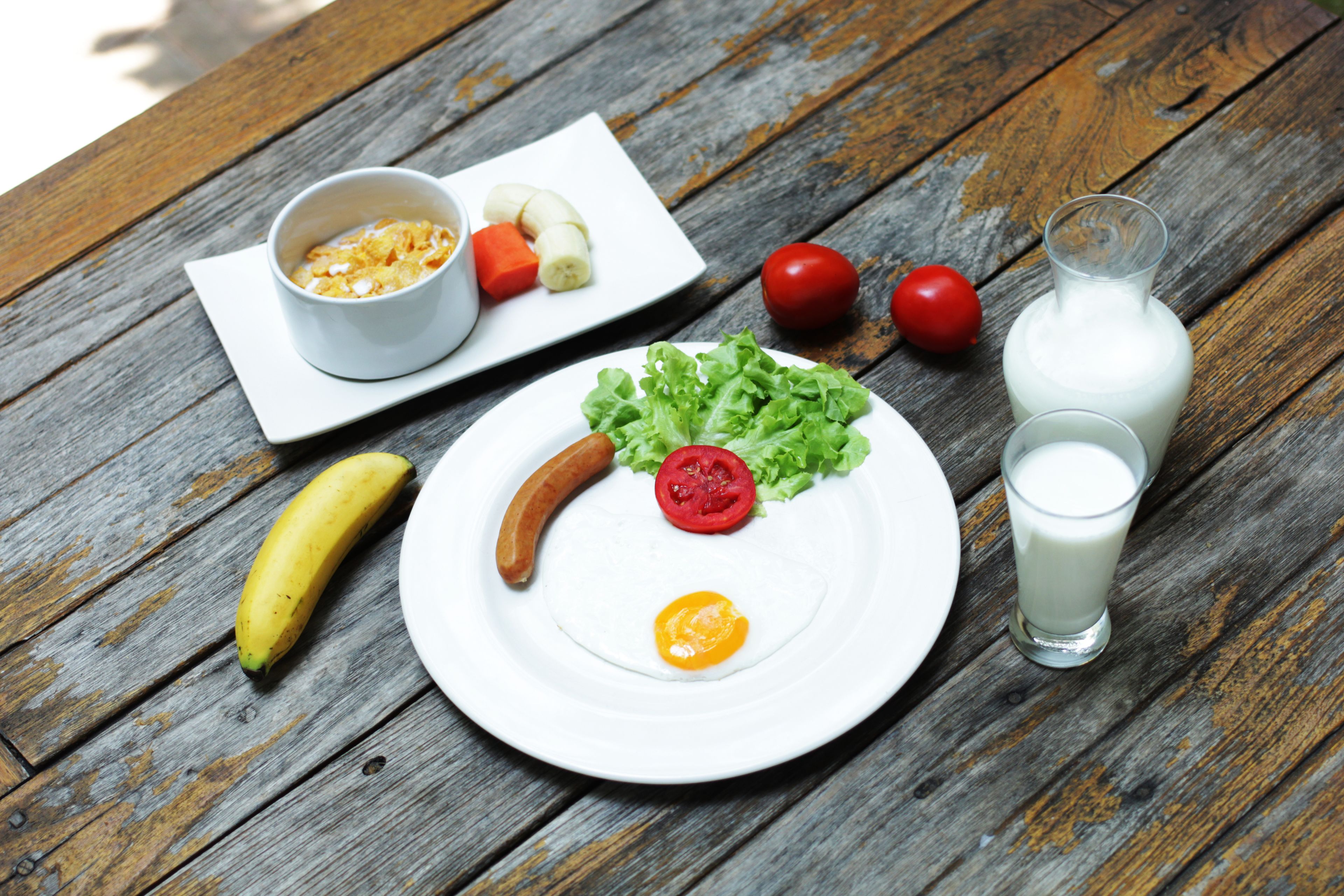 free daily cooked-to-order breakfast