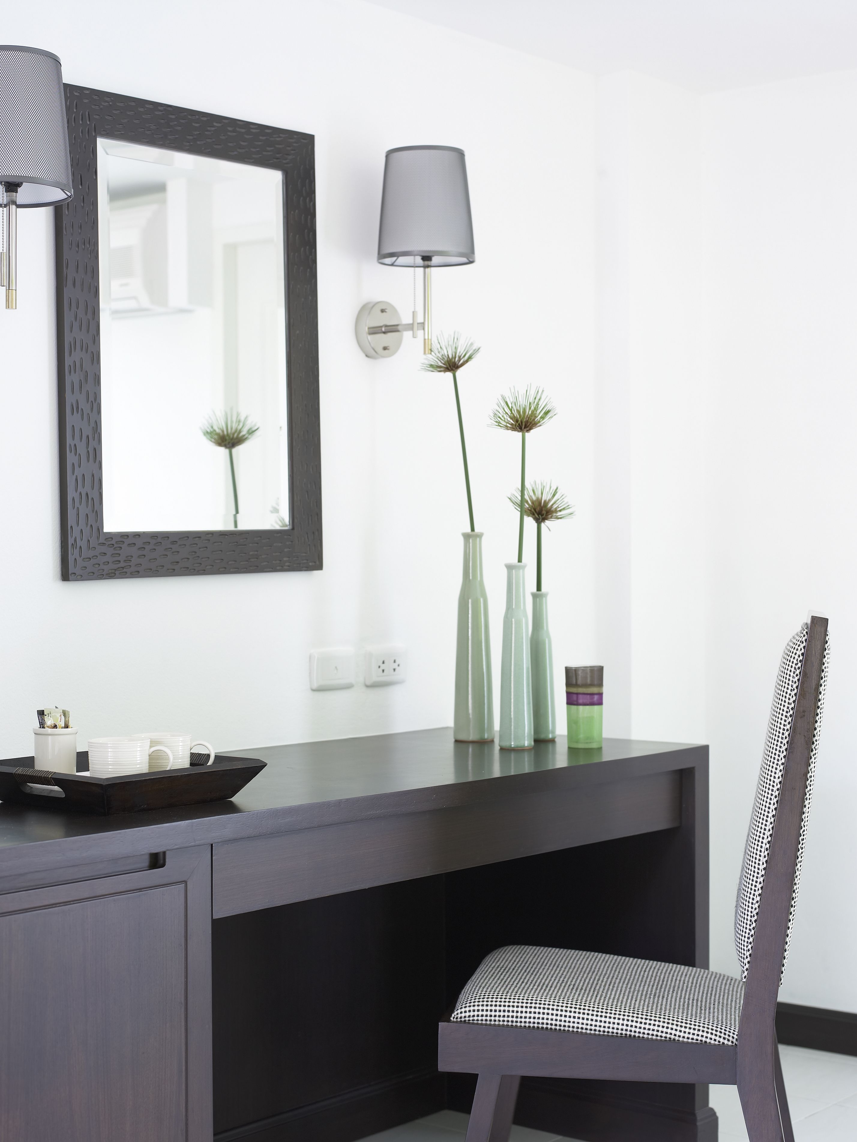 deluxe room | in-room safe, desk, free cots/infant beds, rollaway beds