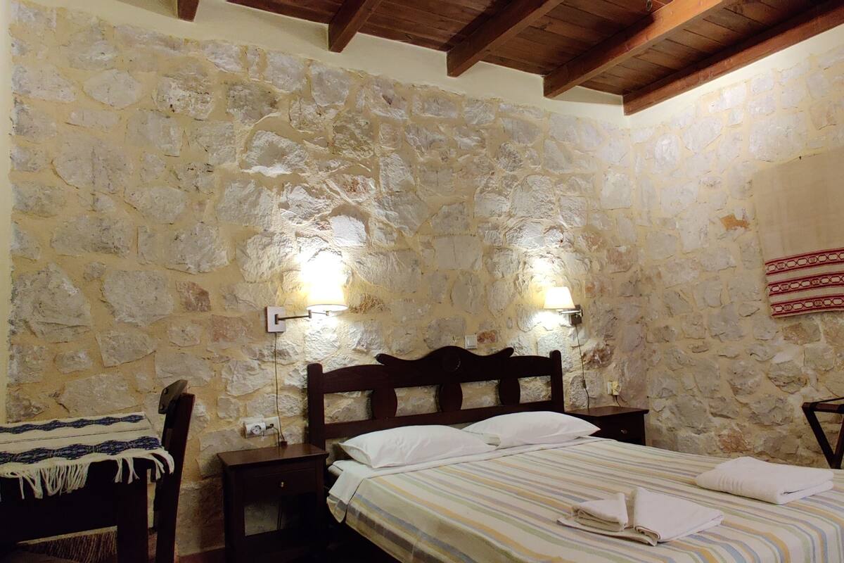 Traditional Villa, 2 Bedrooms | In-room safe, iron/ironing board, free cots/infant beds, rollaway beds