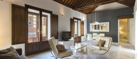 Appartement supĂ©rieur, 1 chambre | Bureau, systĂšme dâinsonorisation, lit de bĂ©bĂ© (gratuit)