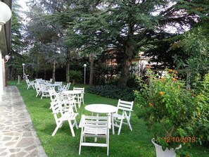 Mittagessen und Abendessen, lokale Küche