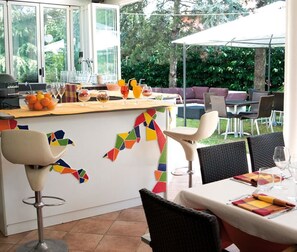 Mittagessen und Abendessen, lokale Küche