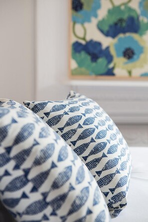 Chambre Double | Literie hypoallergénique, bureau, fer et planche à repasser