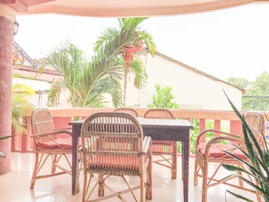 Breakfast, lunch, dinner served; Asian cuisine, garden views 