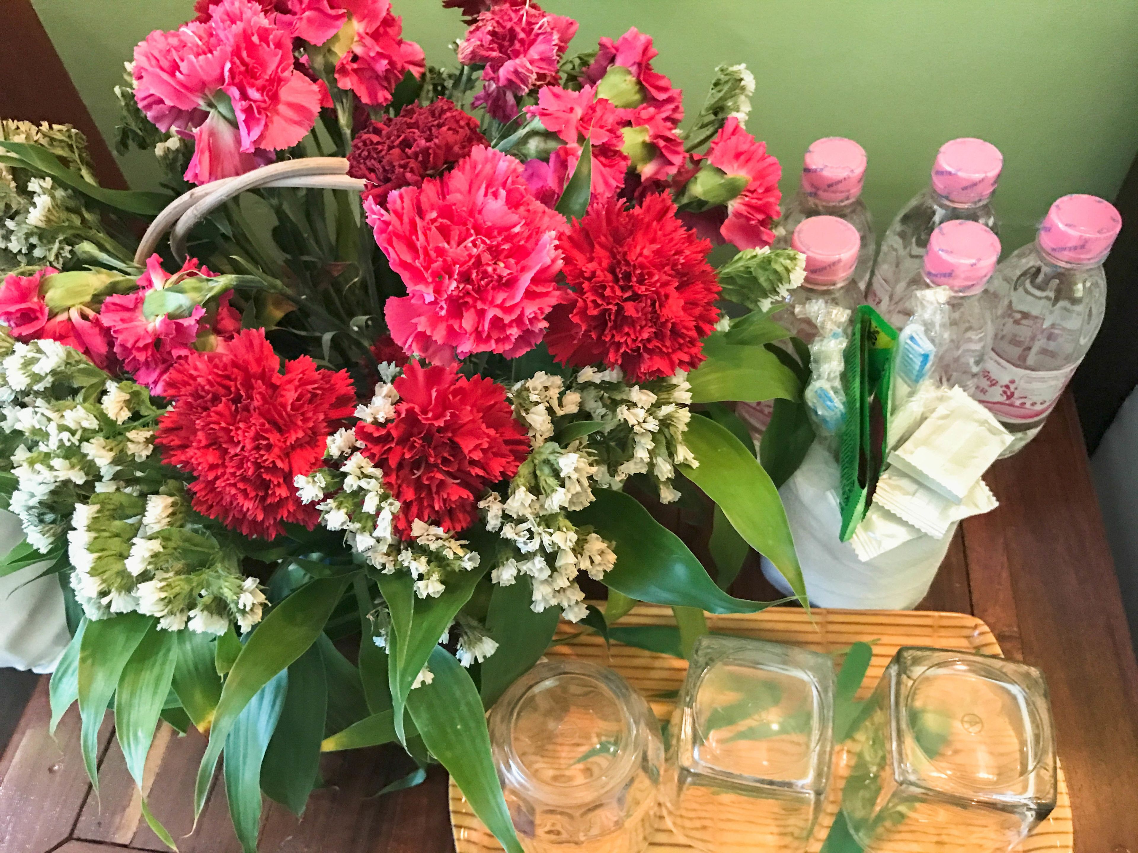 superior triple room, 3 single beds, balcony, city view | interior detail