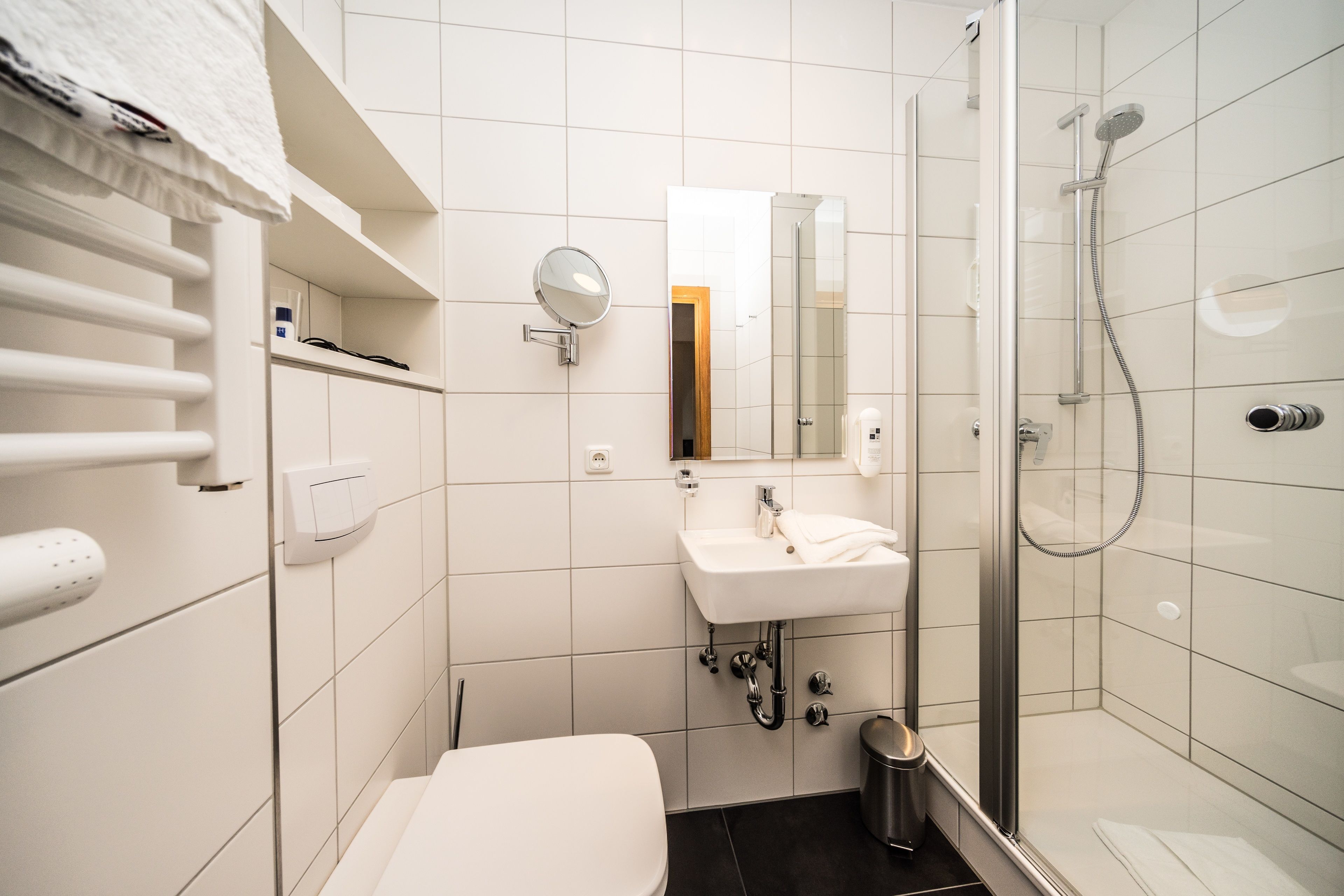 comfort single room | bathroom | shower, free toiletries, hair dryer, slippers