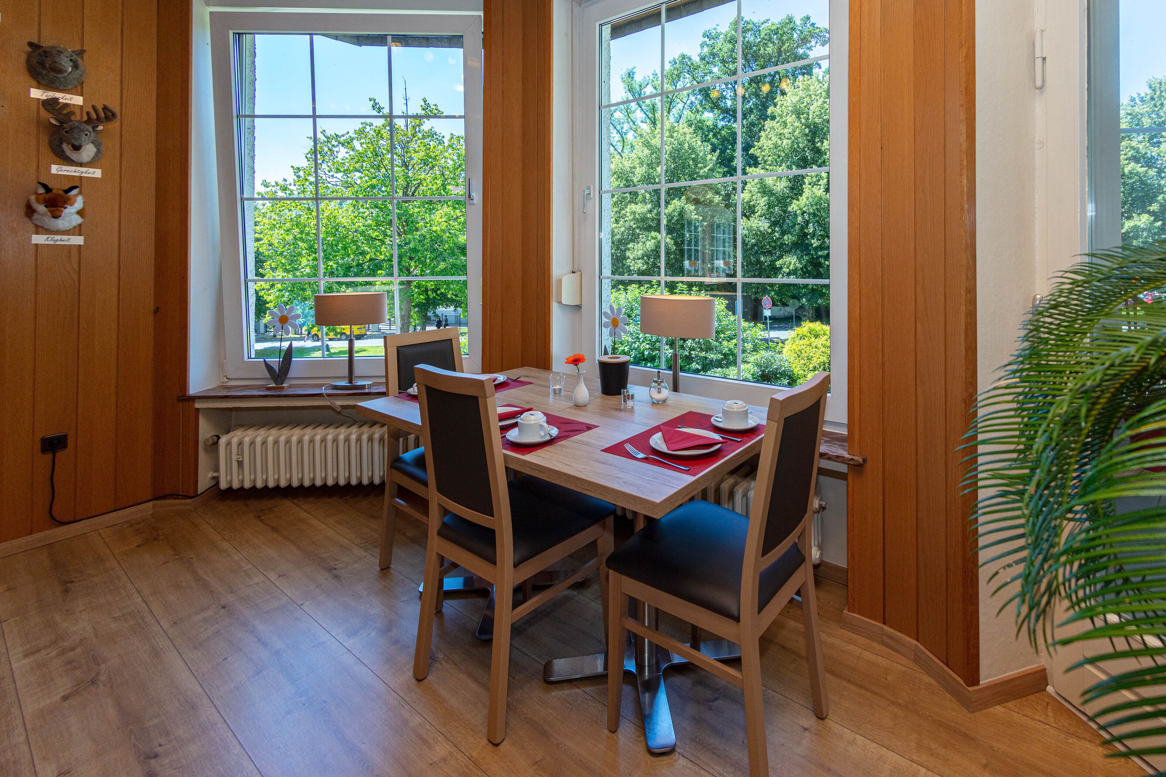 Tägliches Frühstücksbuffet gegen Gebühr