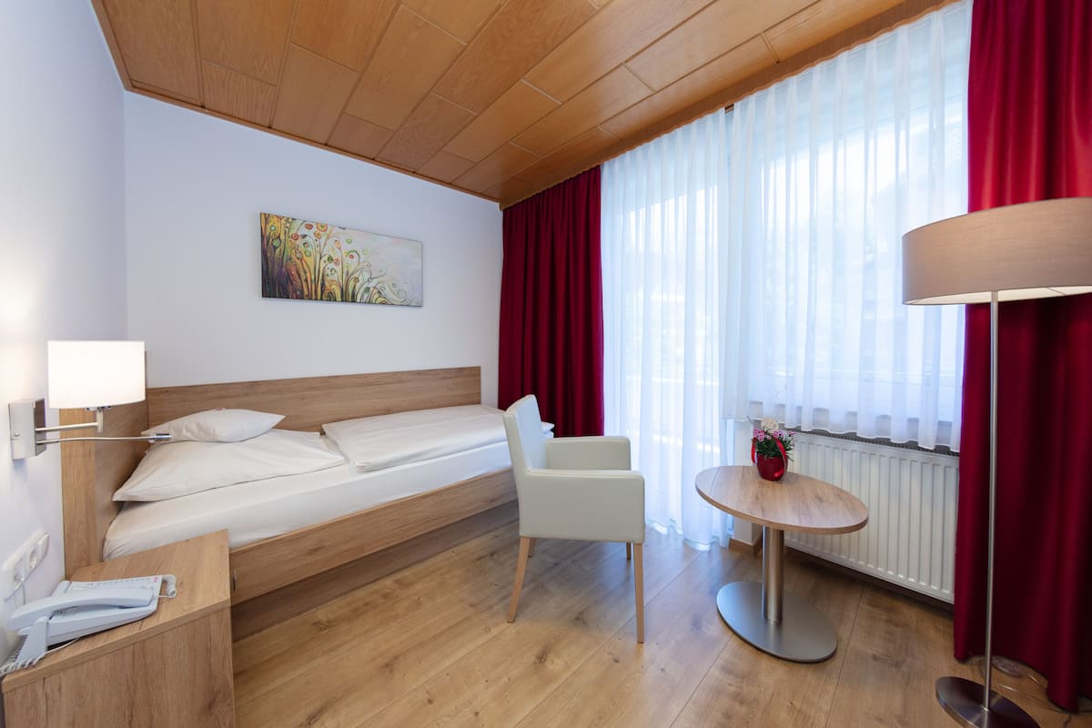 Comfort-Einzelzimmer | Hochwertige Bettwaren, Pillowtop-Betten, Zimmersafe