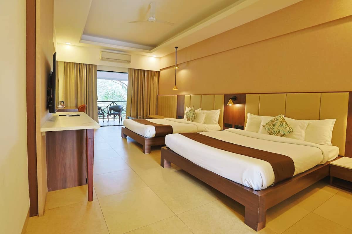 Minibar, desk, laptop workspace, blackout curtains