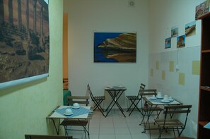 Tägliches inbegriffenes Frühstücksbuffet