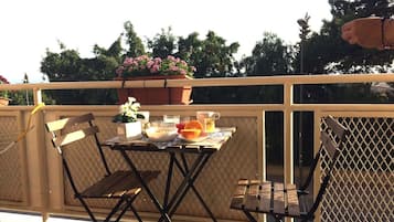 Habitación doble Confort | Escritorio, tabla de planchar con plancha, cunas y wifi gratis