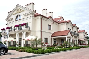 Front of property - Hotel Luxor (Lublin)