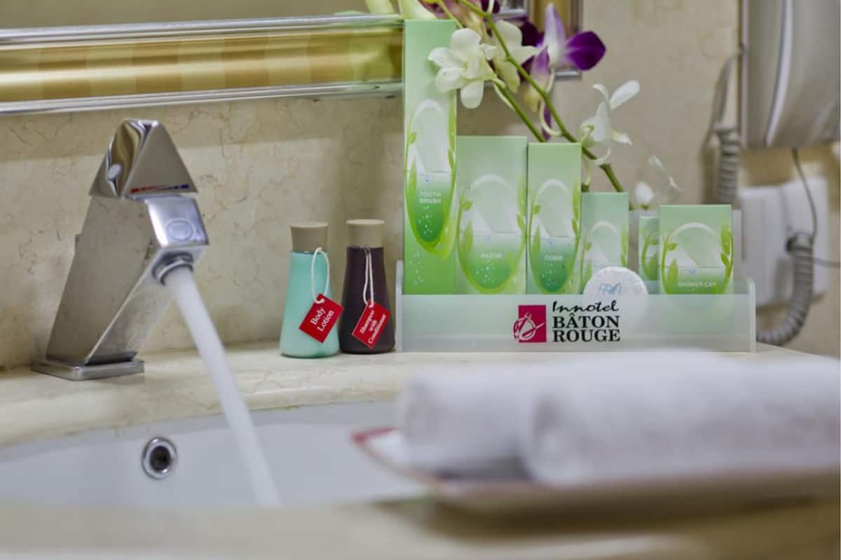 Premium Twin | Bathroom