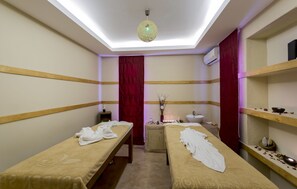 Couples treatment room(s), sauna, steam room, Turkish bath/hammam