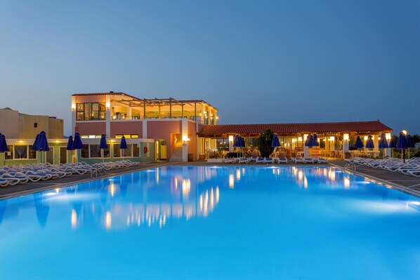 2 outdoor pools, pool umbrellas, pool loungers
