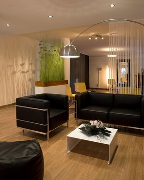 Flat-screen TV - Hotel Porta d'Alella (Alella)