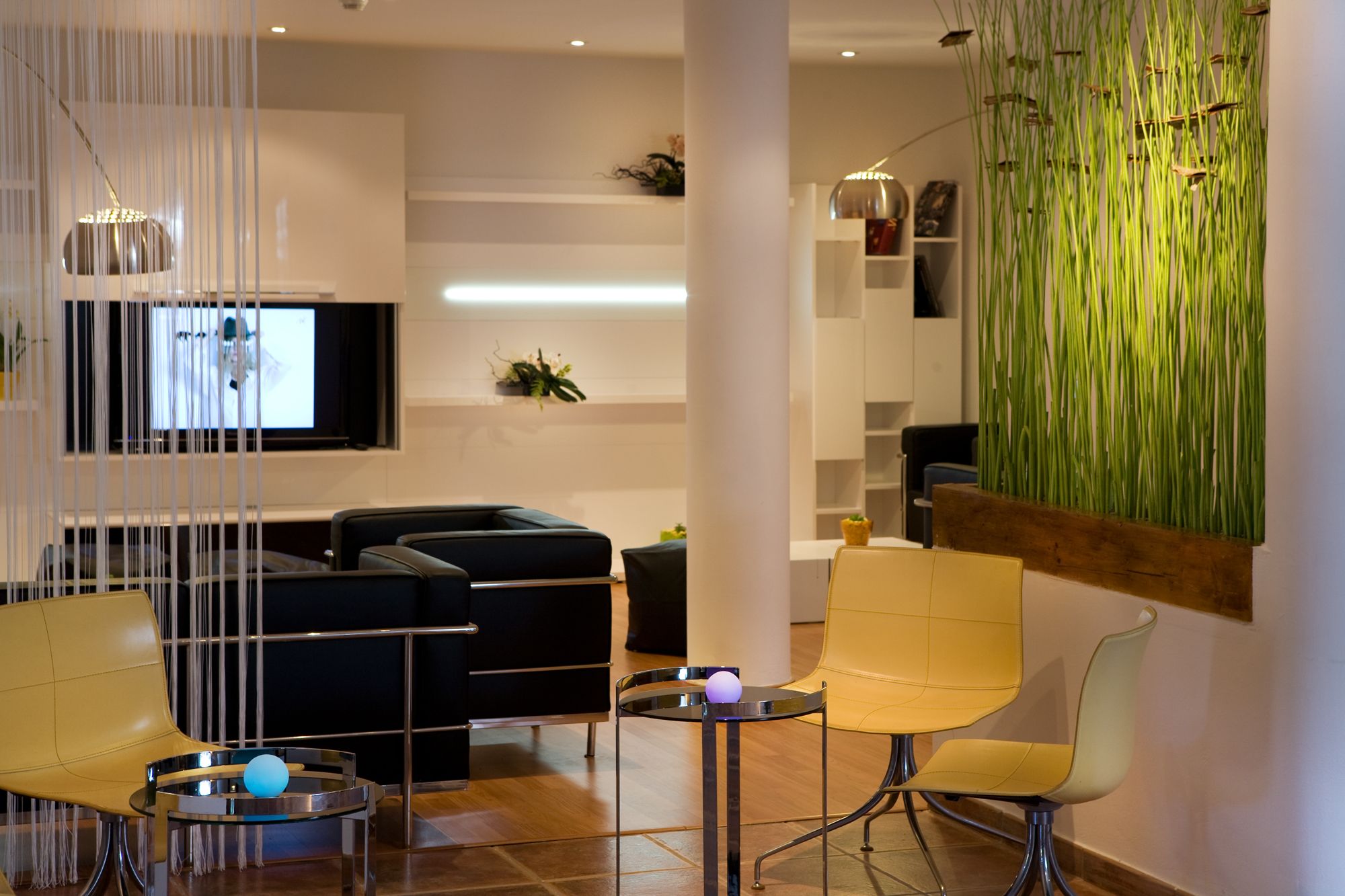 Télévision à écran plat