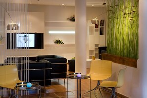 Télévision à écran plat