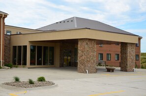 Property entrance - Cobblestone Inn & Suites - Newton (Newton)