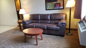 Studio, Multiple Beds, Non Smoking | Egyptian cotton sheets, premium bedding, down comforters, pillowtop beds