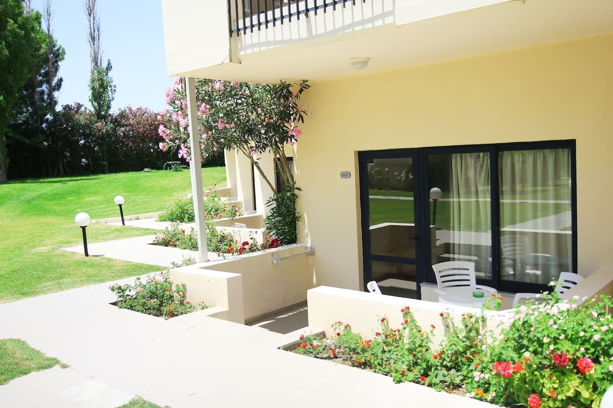 Family Room | Terrace/patio