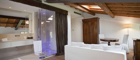 Quarto casal (Private Spa) | Área de estar | TV LCD