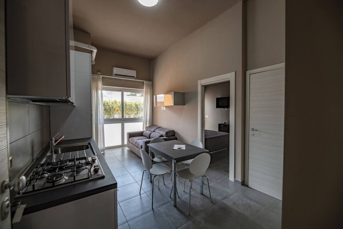 Condo | Premium bedding, minibar, in-room safe, desk