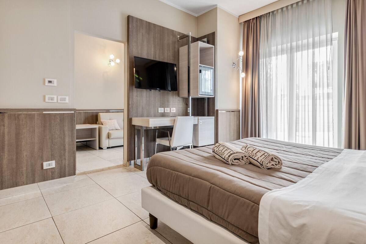 Family Studio Suite | Premium bedding, minibar, in-room safe, desk