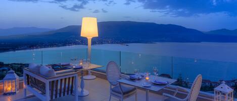 Se sirven comidas y cenas