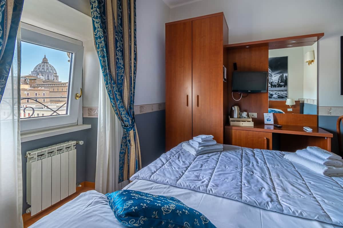 Double or Twin Room, City View | Premium bedding, down duvets, Select Comfort beds, minibar