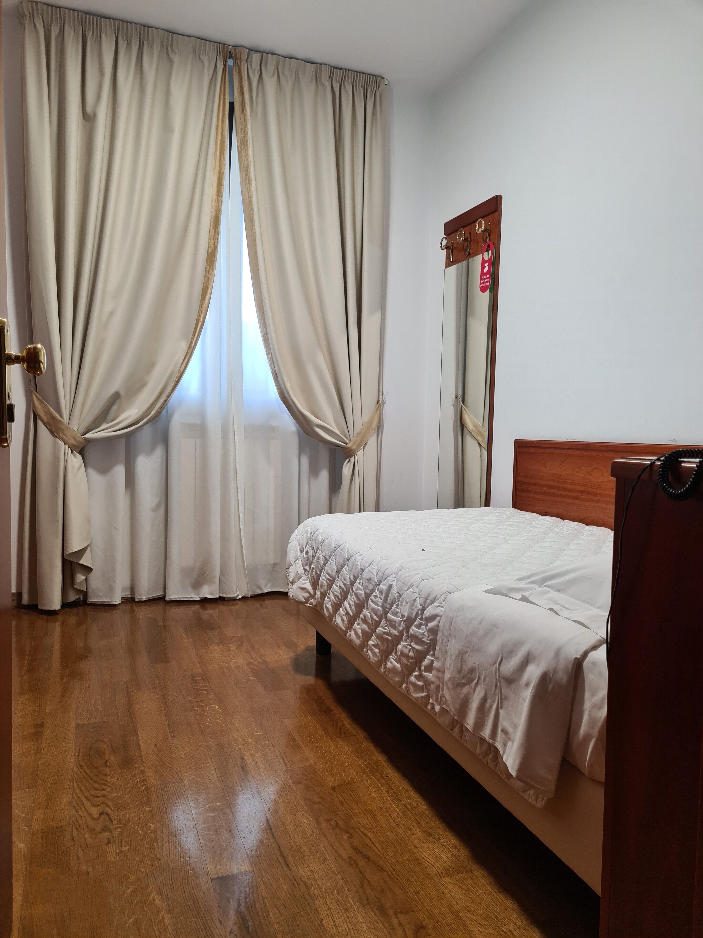 single room | bathroom | shower, free toiletries, hair dryer, bidet
