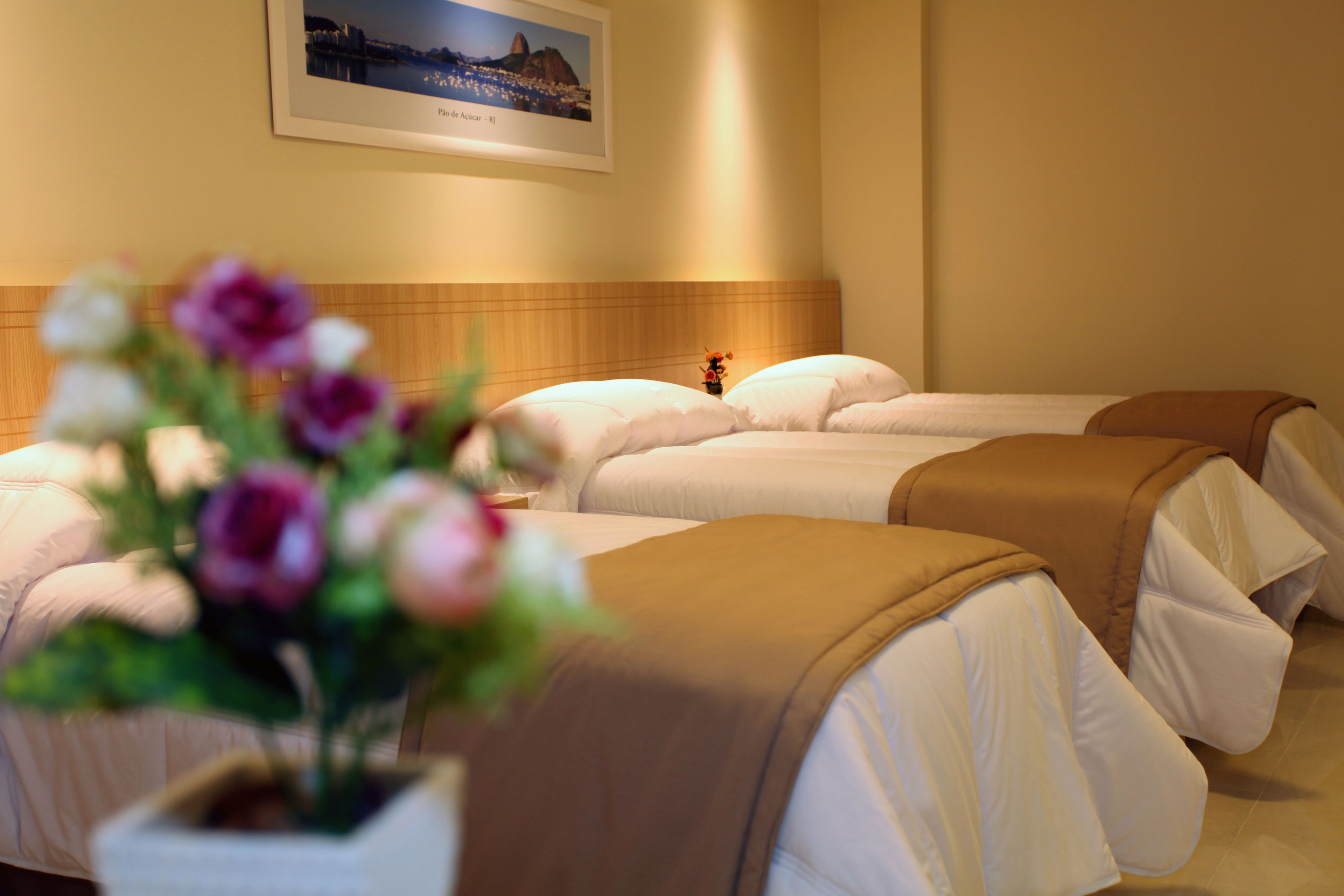 triple room | minibar, in-room safe, desk, laptop workspace