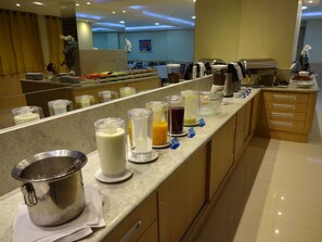 Coffee service - Elegance Praia Hotel (Rio de Janeiro)